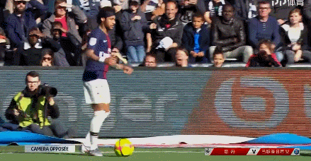 吴少聪纪念足协杯夺冠：很开心来国安第一年就能为冠军做贡献（吴少聪庆祝足协杯捧杯：加盟国安首年就能为冠军出力很开心）