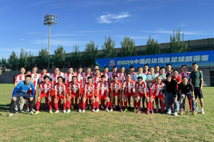 419场，张稀哲超越杨智位列国安队史总出场数第二（张稀哲第419次出场，超越杨智升至国安队史出场榜第二）