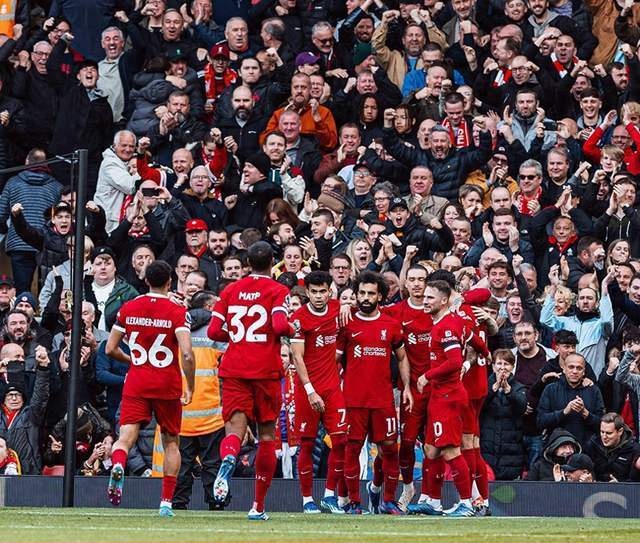 体坛联播｜斯洛特首度公开回应萨拉赫，曼联4比1大胜狼队（体坛速递｜斯洛特首次回应萨拉赫，曼联4比1击败狼队）