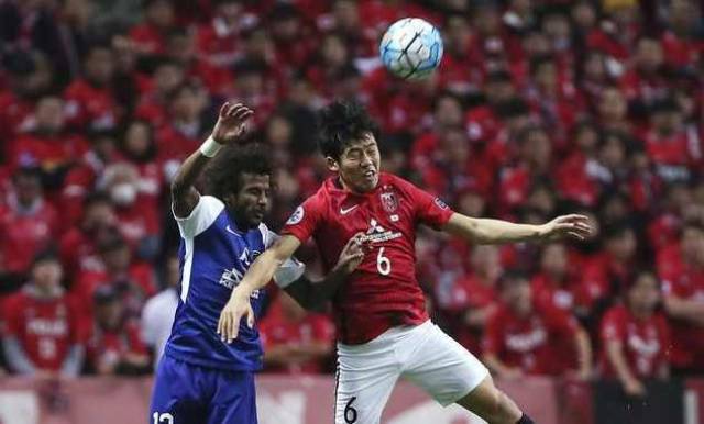 邮报：明年世界杯上下半场中段设强制补水时间，每次三分钟（邮报称：明年世界杯每半场中段将设3分钟强制补水暂停）