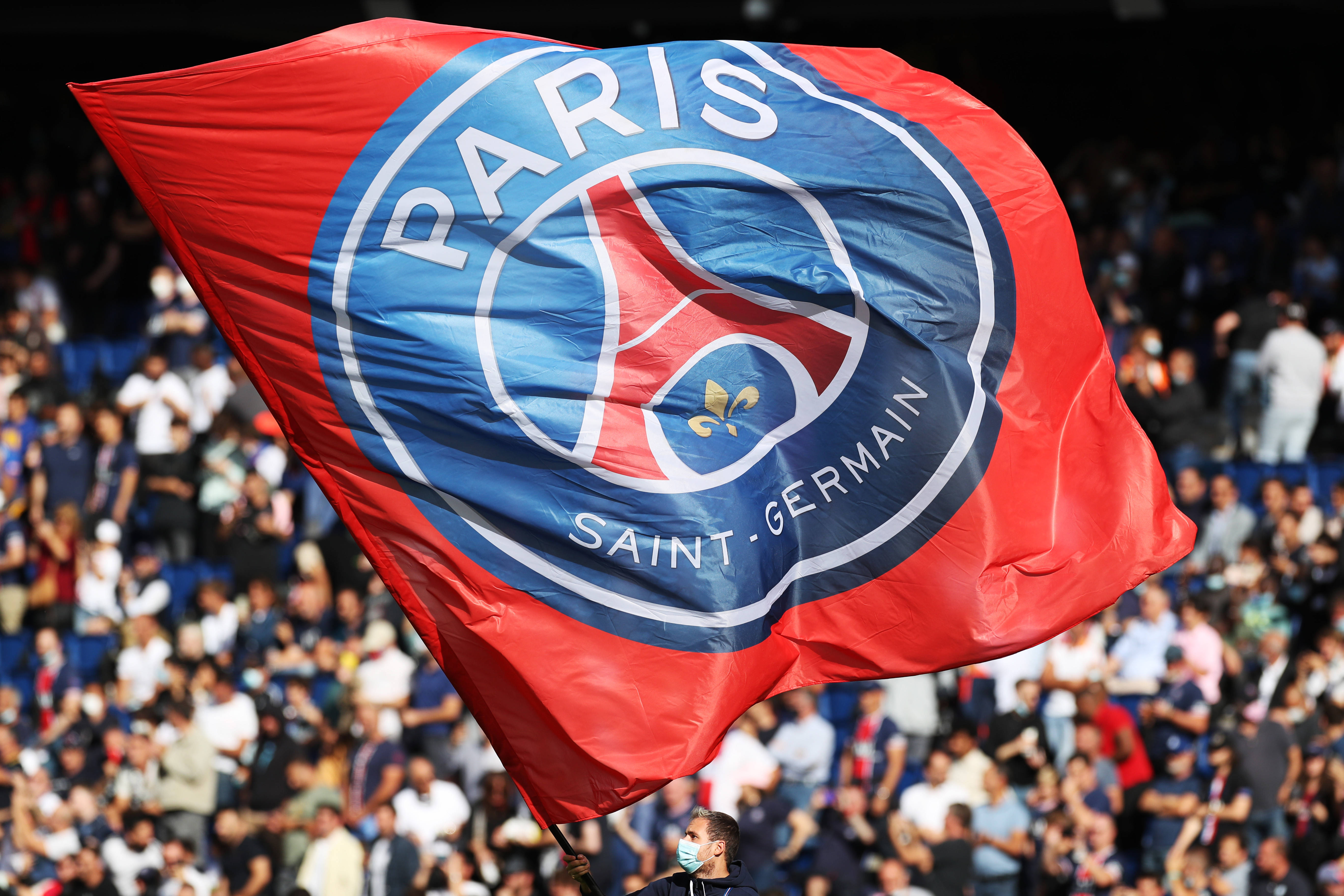 卡拉格：球迷们高喊斯洛特令人动容，在获胜后我真心为他开心（卡拉格：球迷为斯洛特的呼声令人动容，赢球后我由衷替他高兴）