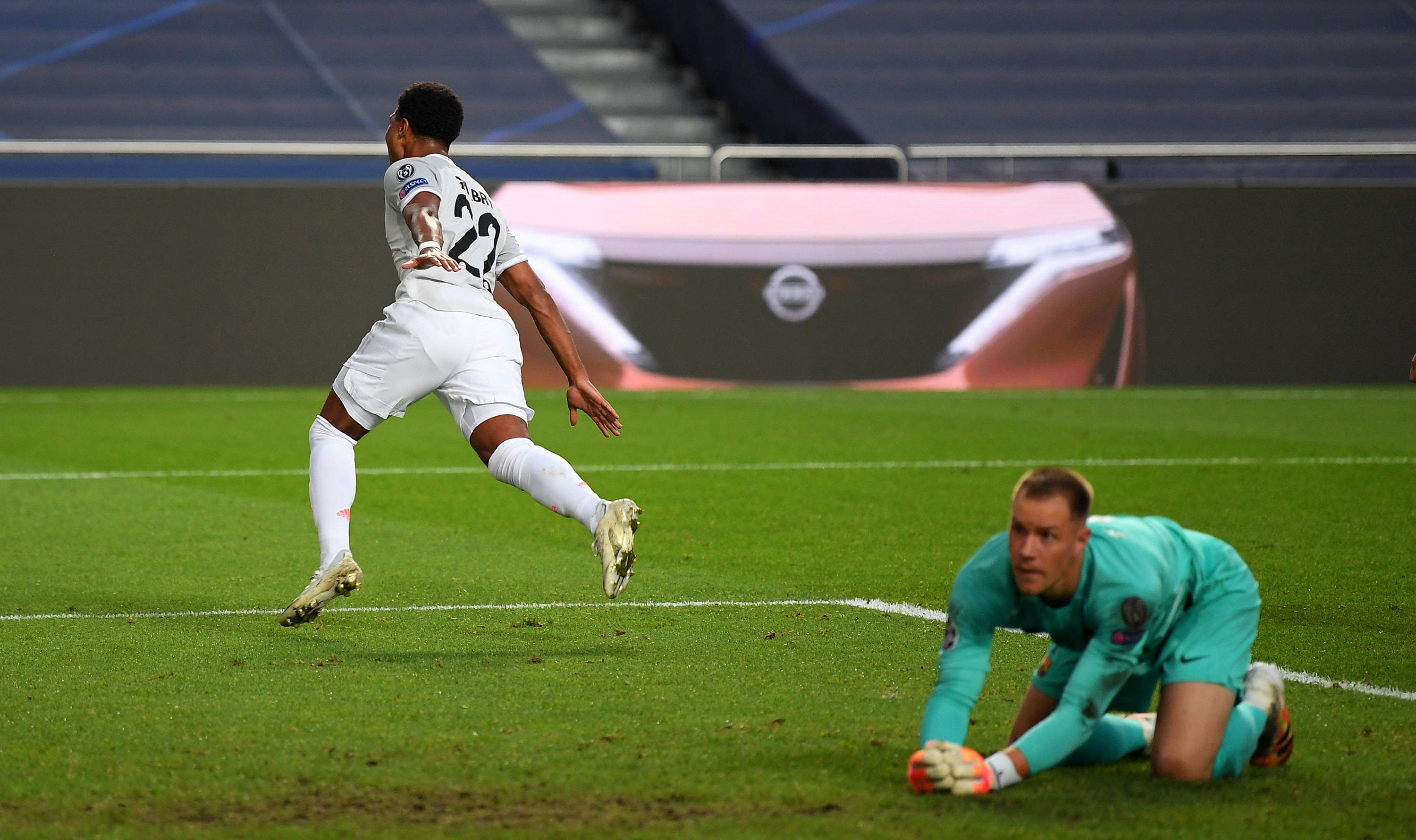 回报齐沃信任，路易斯-恩里克送出国米生涯首次助攻（路易斯-恩里克用国米生涯首助回馈齐沃信任）