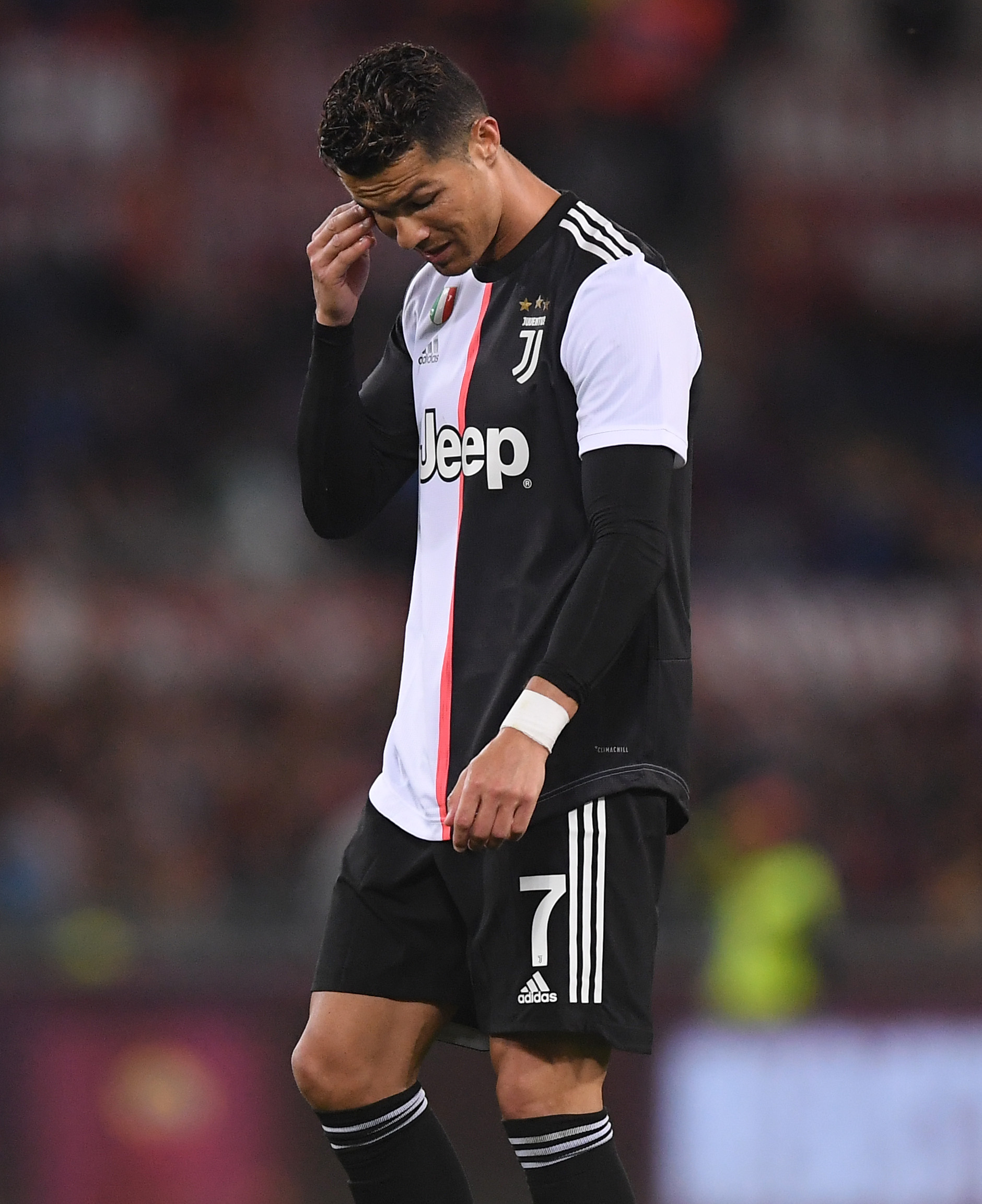 曼联签新中场恐突破1亿转会费大关！曝巨头考察左闸，被誉为德国坎塞洛（曼联追新中场或砸超1亿！曝高层考察左后卫，被誉为德国坎塞洛）